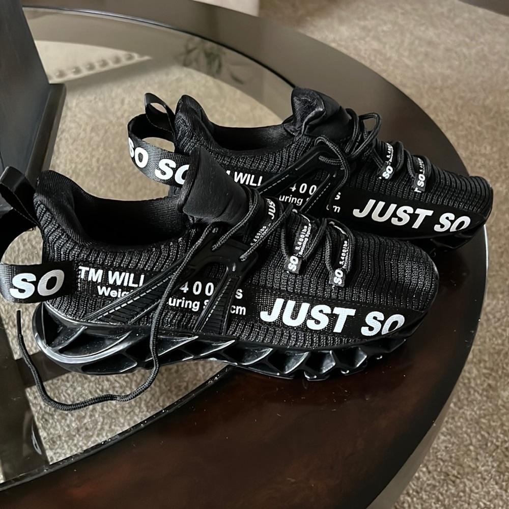 Woman’s 7 1/2 just so so shoes brand new